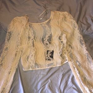 Lace long sleeve crop top